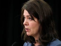 Danielle Smith brings reason in the face of hysterical gender activists