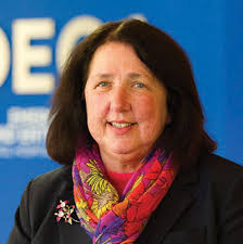 Mary Peres's Instagram, Twitter & Facebook