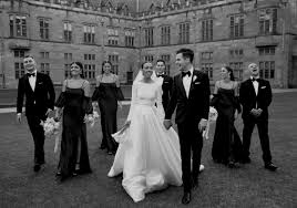 Saturday's are extremely busy in most photo locations, especially late in the afternoon as wedding couples and their photographer's compete for prime photographic locations. Best Wedding Photography Locations In Sydney Imagehaus