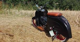 Simson Fan Lennart Lange Uber Seine Kr51 2l Ich Wollte Den Ultimativen Oldschool Hot Rod Look Erzeugen Simson Schwalbe Simson Schwalbe Moped