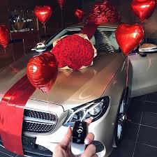 Cars Mercedesbenz Flowers Redflowers Giftsforher Loveisintheair Nails Mercedes Benz Amazing Cars Car Gifts