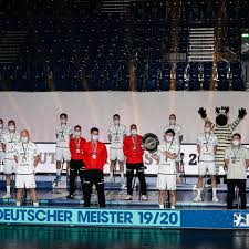 Der thw kiel ist zum 22. Handball Bundesliga Corona Meister Thw Kiel Erhalt Meisterschale Der Spiegel