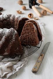 Um den kuchen zu backen braucht man nur gemahlene nüsse oder mandeln, eine menge schokolade, eier und etwas backpulver. Schokokuchen Ohne Mehl Mit Nussen Rezept Sweets Lifestyle