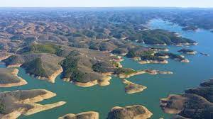 A barragem de santa clara foi concebida para beneficiar cerca de 12000 hectares de terreno, embora sirva também o consumo público. Santa Clara Fishing Www Visitportugal Com