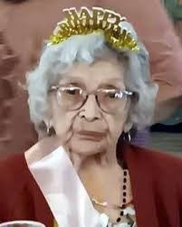 Esmeralda Davis's Instagram, Twitter & Facebook