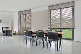 Wer früher eine maßgeschneiderte lösung für ist ein fenster also dreieckig, wobei die untere und innen liegenden seiten im rechten winkel. Aufbau Von Jalousien Sonnenschutz Jalousien Baunetz Wissen