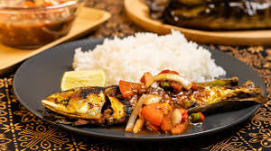 I admit i was more attracted to the tomato side dish air asam tomato (tomato salsa): Resepi Ikan Bakar Dan Air Asam