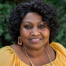 Kellie Mercer's Instagram, Twitter & Facebook