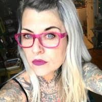 Lisa Brownlee's Instagram, Twitter & Facebook