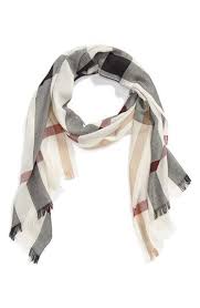 Black And White Checkered Scarf Meaning Love This Burberry Scarf Checked Scarf Checkered Scarf Style