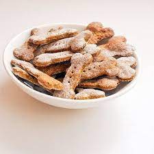 Keep them in the freezer for up to 6 months. Recipes For Pets On Popsugar Pets Dog Treat Recipes Organic Dog Treats Dog Food Recipes