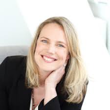 The Midwife's Secret: A gripping, heartbreaking story about a missing girl  and a family secret for lovers of historical fiction : Gunnis, Emily:  Amazon.co.uk: Books