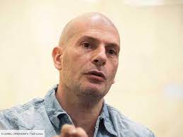 Jun 20, 2021 · akhenaton, de son vrai nom philippe fragione, est le leader du groupe marseillais emblématique iam. Positif Au Covid 19 Le Rappeur Akhenaton Est Sorti De L Hopital