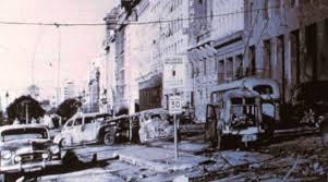 Los objetivos eran la casa rosada, el edificio de la cgt el bombardeo se trató uno de los antecedentes directos del golpe de estado que se produciría tres meses más tarde, logrando deponer el 16 de. Efemerides 16 De Junio De 1955 Bombardeo De La Plaza De Mayo Chm Noticias