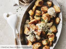 Pommes De Terres Roties Au Roquefort Recettes Recette En 2020 Recette Pomme De Terre Pommes De Terre Roties Pomme De Terre