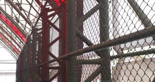 Yükseklik 1 metre uzunluk 20 metre rulo halinde 6×6 göz aralığı 2 mm tel çapı metre kare fiyatı 14 tl toplam 280 tl. Denizli Tel Orgu Hali Saha Yapan Firmalar Hali Saha Yapimi