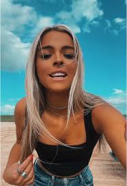 20 Ci Morgan Wallen Blonde Girl