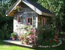 Shabby Shed Shabby Chic Pinterest Gartenhaus Gartenhaus Holz Hinterhof Garten