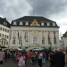 In fine weather, guests are welcome to relax outside in the garden. Stadhuis Van Bonn Bild Von Hotel Deutsches Haus Bonn Tripadvisor
