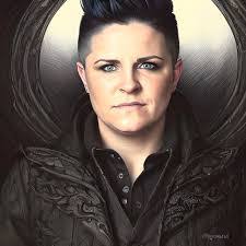 Ashley Hennessy's Instagram, Twitter & Facebook