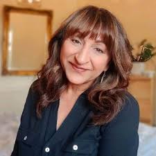 Today, we're celebrating a truly special milestone— Amelia Millard's  10-year anniversary at Training ByteSize Ltd!💐✨