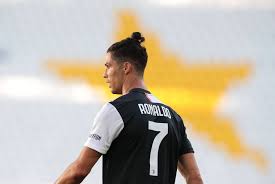 Emmanuel dennis celebrando uno de los dos tantos que le anotó a thibaut courtois, en juego válido por champions en el santiago bernabéu, en madrid (españa), el primero de octubre de 2019. Football Planet Cristiano Ronaldo In 2020 17 Goals Facebook