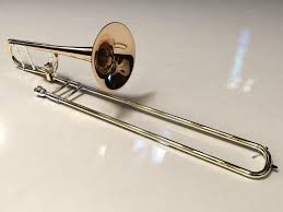 The trombone weighs about 1,3 to 2,8 kilos (3,0 to 6,1 lb). File Trombone Cg Bach42ag Jpg Wikimedia Commons