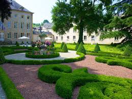 S , gärten  gɛrtn̩  : Garten Ohne Grenzen Picknick Im Barockgarten Manager Magazin