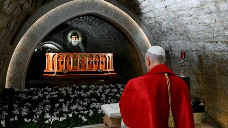 Líbano: el Papa León XIV rezó en la tumba de San Charbel - Francisco - León