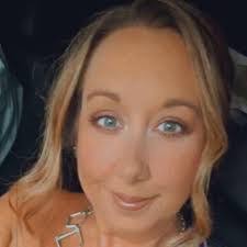 Stacy Thayer's Instagram, Twitter & Facebook