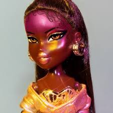 Do black bratz have even bigger lips? Bratz Dolls Aesthetic Wallpaper