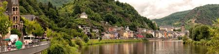 Since 7 june 2009, it has belonged to the verbandsgemeinde of cochem. Cochem Wikitravel