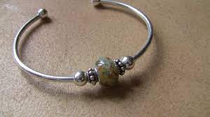 We will freeze dry your flowers to keep them safe for your custom design! Keepsakejewelryart Com