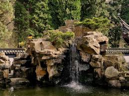 Aber die frau die sich als mitarbeiter ausgab und uns des botanischen garten verwies weil wir fotos machten war absolut unter aller sau! Trfihi Parks Parks Botanischer Garten Bochum