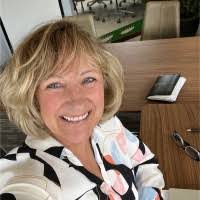 Michelle Tull's Instagram, Twitter & Facebook