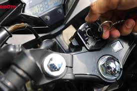 Masukkan dan keluarkan kunci secara perlahan beberapa kali. Cara Mengatasi Kunci Motor Yang Macet Gridoto Com