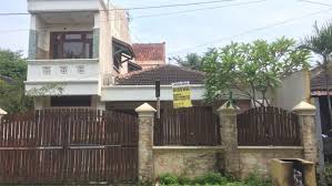 Saya pun terpaksa mencari rumah sewa baru dalam masa 3 minggu dan sebuah lori sewa untuk mengangkut barang barang dalam rumah ke rumah sewa yang baharu. Mau Cari Rumah Sewa Siap Pakai Dikawasan Elite Solo Baru Inilah Mungkin Yang Anda Cari