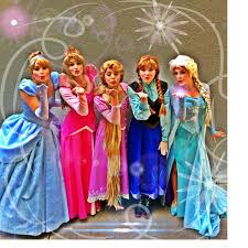 Cinderella Aurora Rapunzel Anna And Elsa I Like How The Old Princesses Are Put With T Disney Face Characters Disneyland Princess Disney Princesses And Princes