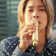 RIGHTABOUT del álbum “A bell of Blessing “ en su versión unplugged de Music  in Korea season 1 es una de mis favoritas y creo lo es de muchas Henecias,  como también en su versión original . La voz de ...