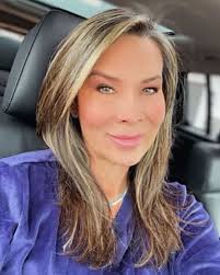 Annette Holler's Instagram, Twitter & Facebook