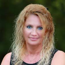 Tammy Casey's Instagram, Twitter & Facebook