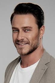 Cast of Senden Daha Guzel