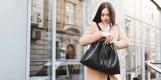 Channel model tas wanita terbaru memberikan informasi seputar model tas wanita, harga tas, tas murah, dan update model tas. Ini Dia Tren Tas Kerja Wanita Yang Kekinian Tupperware Media