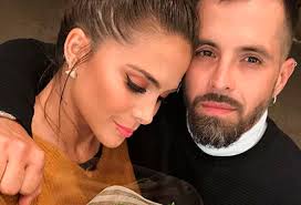 Cantante colombiano, sus éxitos musicales le han permitido darse a conocer nacional e internacionalmente. Mike Bahia Responde A Criticas Por Relacion Con Greeicy Rendon Rcn Radio