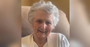 Deborah Sandy's Instagram, Twitter & Facebook