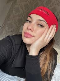 Mari Coy's Instagram, Twitter & Facebook