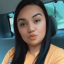 Elizabeth Ricks's Instagram, Twitter & Facebook