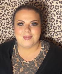 🎄✨ ROLL UP & GLAM UP FOR CHRISTMAS! ✨🎄 Step into the Queen Esoteric  Christmas Circus — where festive glam meets showtime magic 💄🎪 🎨 Makeup  Artistry