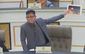 Check spelling or type a new query. Norhizam Hassan Baktee Diiktiraf Juara Penembak Babi Sidang Dun Melaka Kecoh Isu Semasa Semasa Forum Cari Infonet