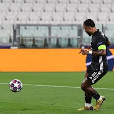 Juve fuori dalla champions, ferdinand critica ronaldo: Man United In Pidgin On Twitter Ex Man Utd Star Memphis Depay Don Score Juventus Lyon Dey Lead 2 0 On Aggregate E Sure Me Say Dem Don Qualify Already Cristiano Ronaldo No